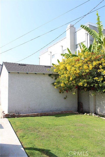 Detail Gallery Image 14 of 20 For 210 N Naomi, Burbank,  CA 91505 - 3 Beds | 2 Baths