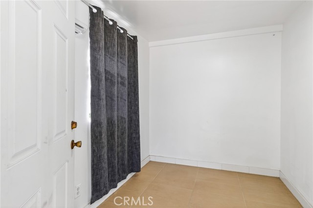 Image 24 of 31 For 417 Emerson Avenue