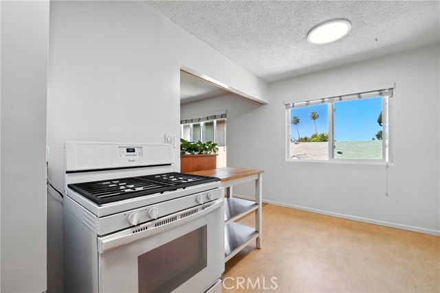 Detail Gallery Image 17 of 45 For 2135 E Florida St #7,  Long Beach,  CA 90814 - 1 Beds | 1 Baths