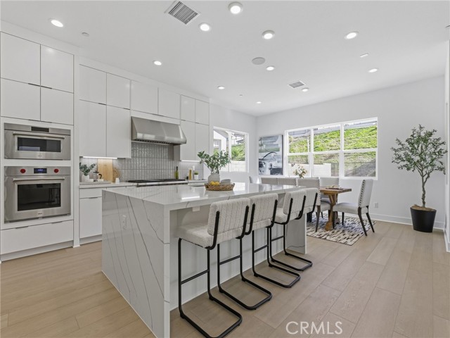 27627 Juniper Lane, Valencia CA: https://media.crmls.org/medias/e94b28dc-a041-4e1c-bfd9-a6e8df5e9dd1.jpg