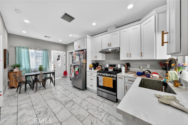 Detail Gallery Image 36 of 75 For 14061 Parson Street, Garden Grove,  CA 92843 - 6 Beds | 5 Baths