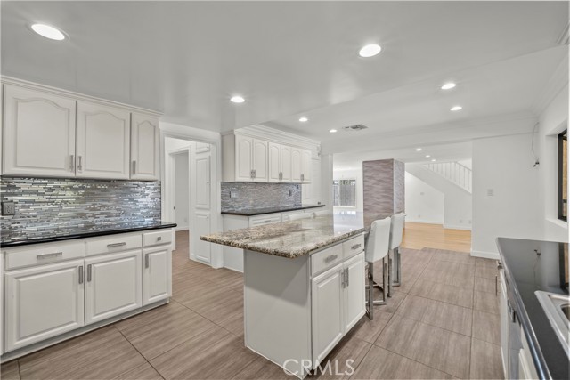 4919 Dunsmore Avenue, La Crescenta CA: https://media.crmls.org/medias/e94bdf09-ea52-4643-b9db-c58fe93a3970.jpg