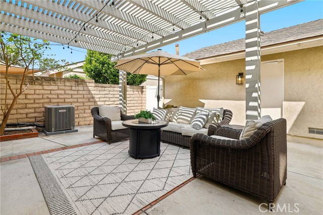 14 Black Oak, Irvine CA: https://media.crmls.org/medias/e94c973f-7b61-4ffb-b4d3-3407801592bc.jpg