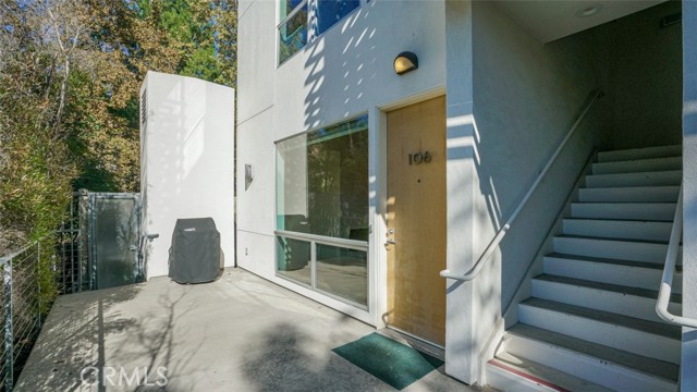 Detail Gallery Image 11 of 55 For 4705 Whitsett #106,  Studio City,  CA 91604 - 2 Beds | 2 Baths