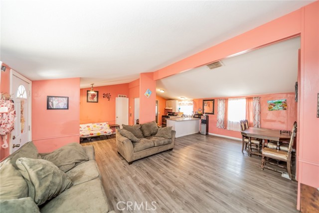 11930 Baldy Mesa Road, Victorville CA: https://media.crmls.org/medias/e94e33a8-204e-4b26-8b95-ddf55472ee38.jpg