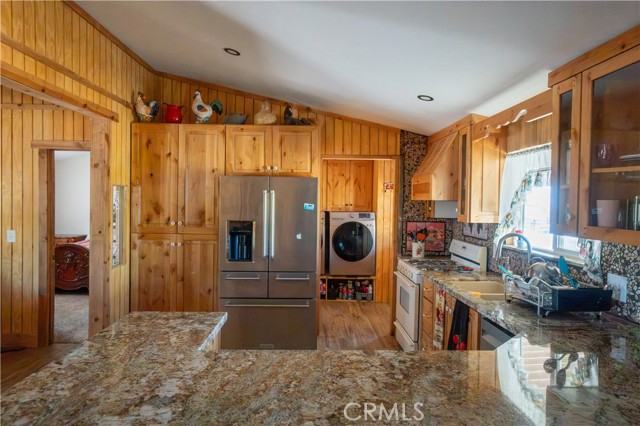 14221 Tumbleweed Road, Phelan CA: https://media.crmls.org/medias/e94ed1a8-15f2-4041-bccf-819700d49224.jpg
