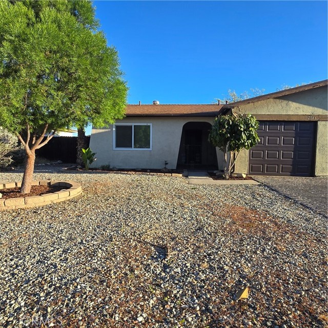 Detail Gallery Image 2 of 16 For 2046 Calle Diablo, Hemet,  CA 92545 - 2 Beds | 1 Baths