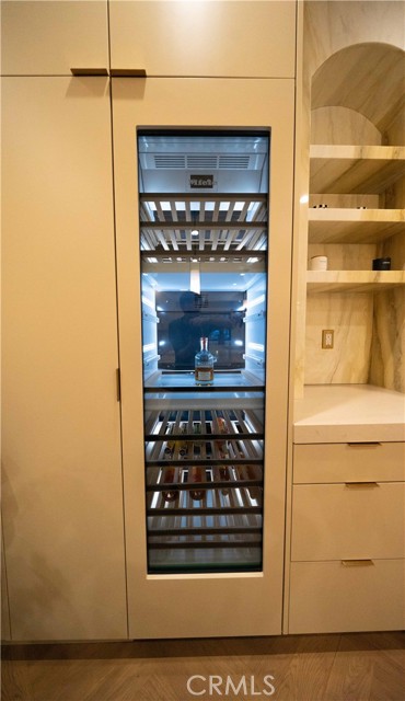 Detail Gallery Image 32 of 74 For 17437 Oak Creek Ct, Encino,  CA 91316 - 5 Beds | 5/1 Baths