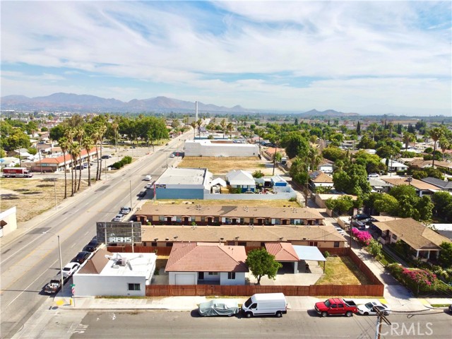 796 N Mount Vernon Avenue, San Bernardino CA: https://media.crmls.org/medias/e952c55c-c58d-4512-ade6-6a88ae5fe28b.jpg