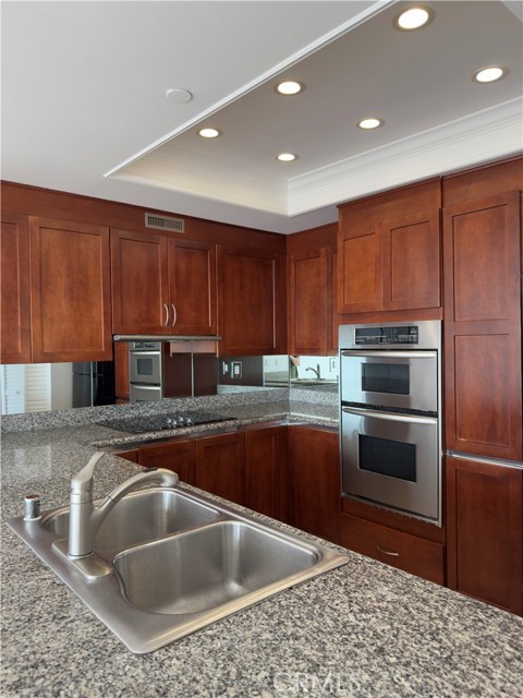850 E Ocean Boulevard, Long Beach CA: https://media.crmls.org/medias/e9533456-ba18-4f00-bdd7-da9c8281c95f.jpg