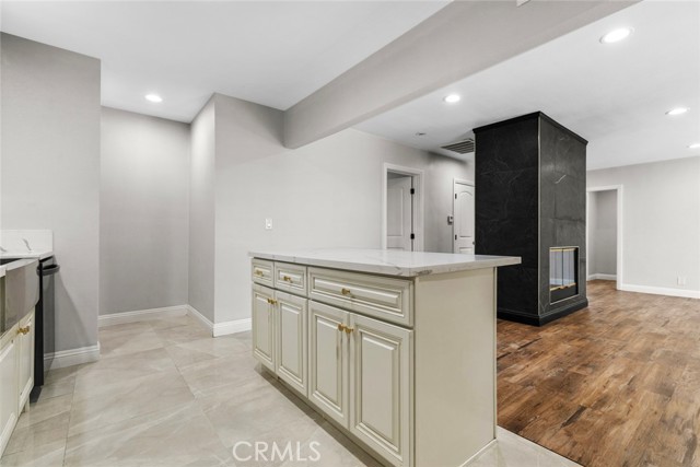 Detail Gallery Image 3 of 36 For 6711 Rhea Ave a,  Reseda,  CA 91335 - 3 Beds | 2 Baths