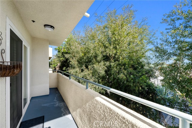 Detail Gallery Image 21 of 27 For 4426 Ventura Canyon Ave #204,  Sherman Oaks,  CA 91423 - 2 Beds | 2 Baths