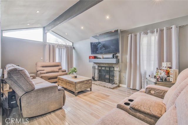 Detail Gallery Image 9 of 36 For 5018 Elderhall Ave, Lakewood,  CA 90712 - 4 Beds | 2 Baths