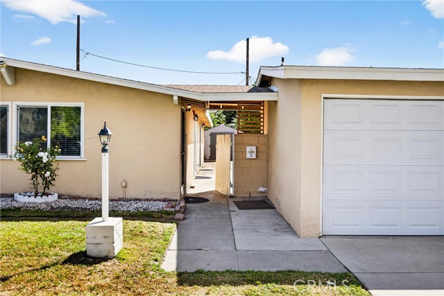 Detail Gallery Image 8 of 39 For 1813 W Westmont Dr, Anaheim,  CA 92801 - 3 Beds | 1/1 Baths