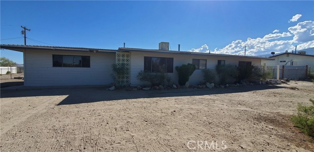 Detail Gallery Image 1 of 1 For 10063 El Sereno Ave, Lucerne Valley,  CA 92356 - 3 Beds | 2 Baths