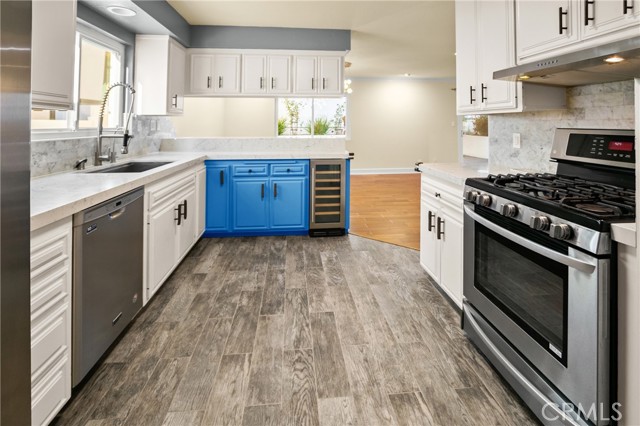 714 N Juanita Avenue, Redondo Beach CA: https://media.crmls.org/medias/e957e4b6-d23c-4e4e-80da-d0e636b7b2e5.jpg