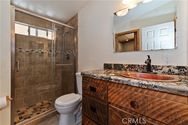 Detail Gallery Image 26 of 49 For 39234 N Shore Dr, Fawnskin,  CA 92333 - 2 Beds | 1/1 Baths
