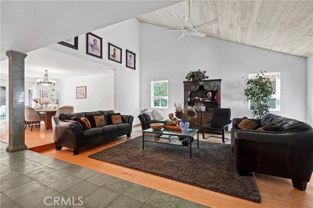 5960 Wilksinon Ave, North Hollywood CA: https://media.crmls.org/medias/e9589261-6a35-4e72-ae4b-9892fe7e1e8a.jpg