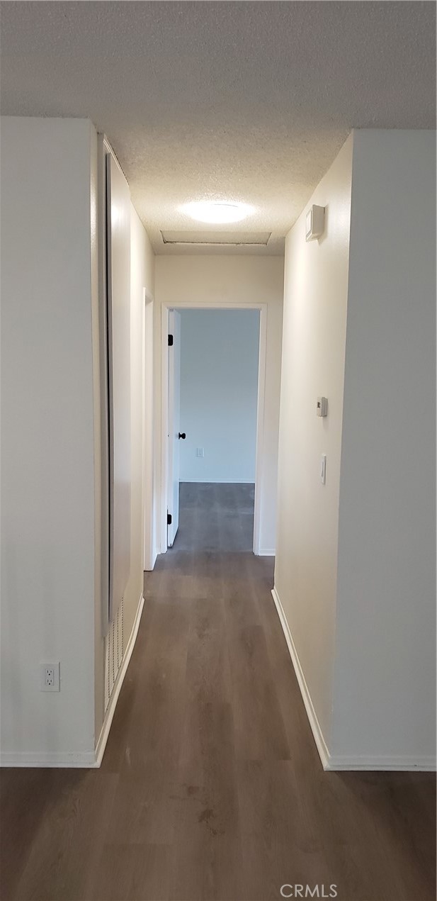 1725 Fairfield Court, Ontario CA: https://media.crmls.org/medias/e95979f2-4bcd-425e-ab90-af836c069b36.jpg
