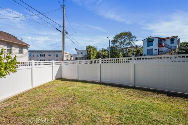 1414 W 13th Street, San Pedro CA: https://media.crmls.org/medias/e95b8ee3-2b70-493d-b4ed-1501941c5b7c.jpg