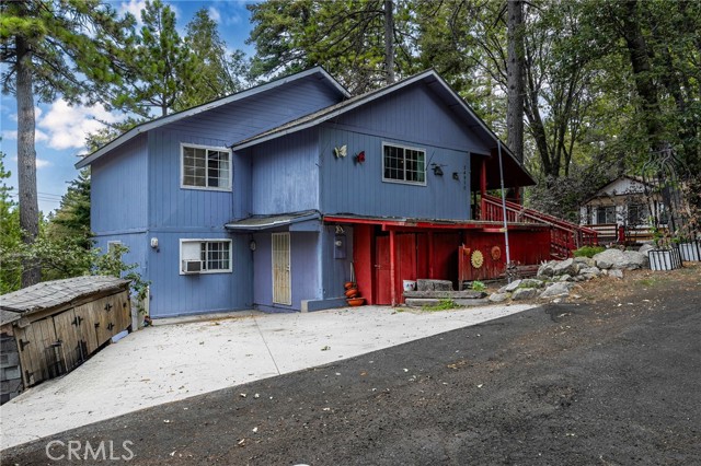 Detail Gallery Image 1 of 28 For 24950 Sunset Dr, Crestline,  CA 92325 - 3 Beds | 2 Baths