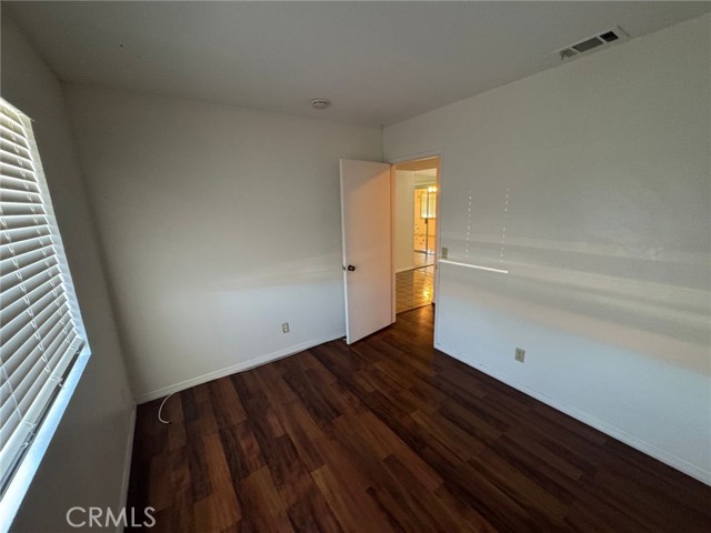 Detail Gallery Image 8 of 19 For 1885 Silver Oak Way, Hemet,  CA 92545 - 3 Beds | 2 Baths