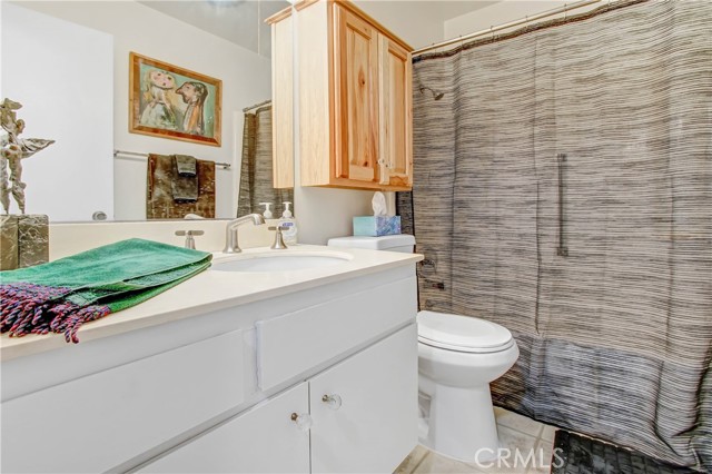 Detail Gallery Image 13 of 15 For 26382 Oak Plain Dr, Newhall,  CA 91321 - 2 Beds | 2 Baths