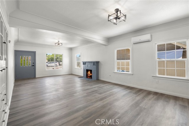 Detail Gallery Image 9 of 43 For 747 W 9th St, San Bernardino,  CA 92410 - 3 Beds | 3 Baths