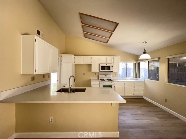 24527 Westhaven, Murrieta CA: https://media.crmls.org/medias/e95cd307-57d2-4058-b8d5-69bcc52a69c4.jpg