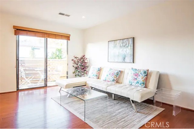 Detail Gallery Image 9 of 12 For 1934 18th St #6,  Santa Monica,  CA 90404 - 1 Beds | 1 Baths