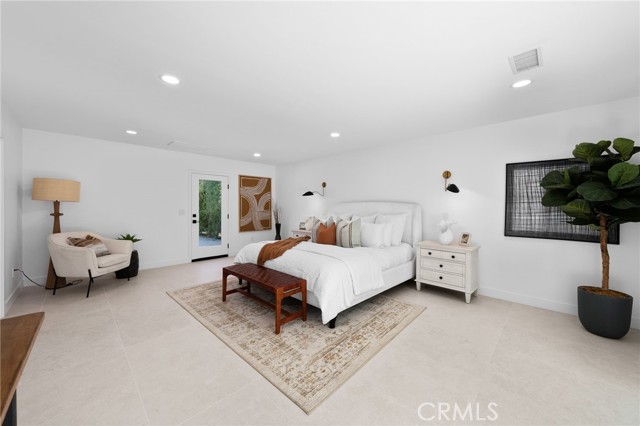 1975 E Mark Leslie, Palm Springs, CA 92264