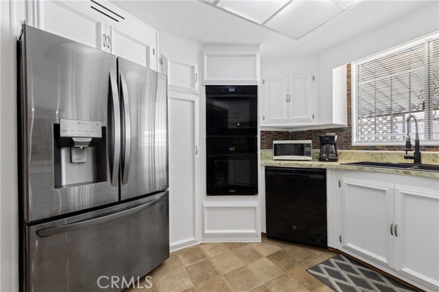 575 S Lyon, Hemet CA: https://media.crmls.org/medias/e95d773f-4491-4bcb-855a-a29f14858275.jpg