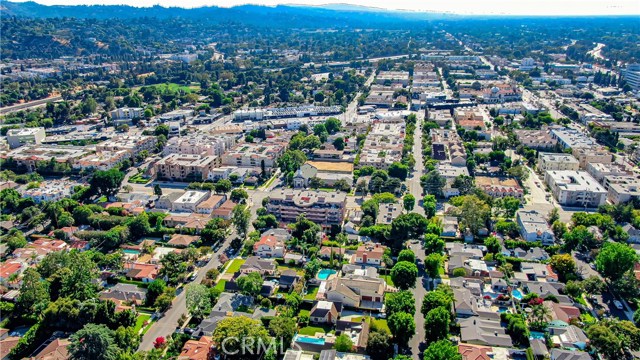 Photo of 4310 Cahuenga Boulevard #104, Toluca Lake, CA 91602