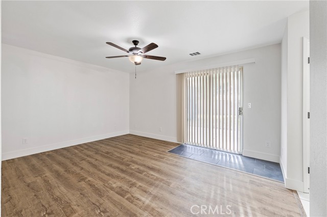 1967 N Ventura Avenue, Farmersville CA: https://media.crmls.org/medias/e95d93b6-fc3d-4c98-9b8f-08a3997f76b8.jpg