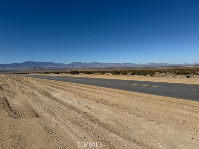 240 E Avenue N, Lancaster CA: https://media.crmls.org/medias/e95d95c5-f4e3-463d-842a-bcf165884360.jpg