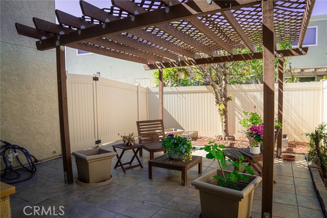 54 Oval Road, Irvine CA: https://media.crmls.org/medias/e95dbaa2-8623-45b7-ab5a-431d4a46a11d.jpg