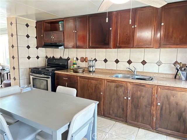 Detail Gallery Image 6 of 41 For 2075 W Rialto Ave #46,  San Bernardino,  CA 92410 - 3 Beds | 1 Baths