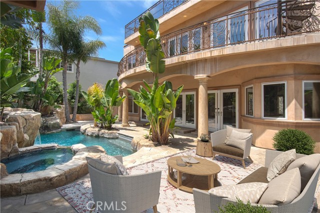 511 Cliff Drive, Newport Beach CA: https://media.crmls.org/medias/e95f79c1-660f-4800-a1a5-637a39db25e1.jpg