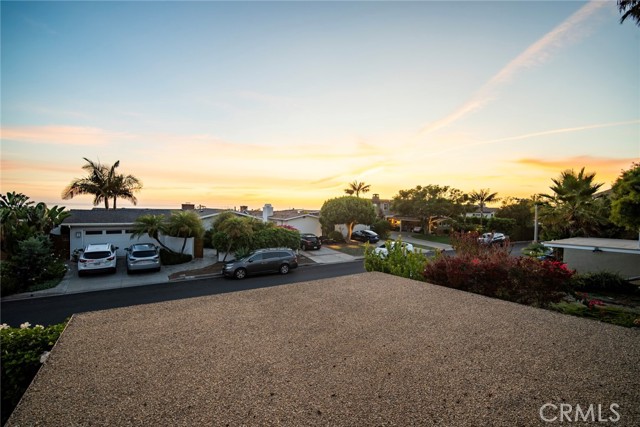 30802 Marilyn Drive, Laguna Beach CA: https://media.crmls.org/medias/e95f9e52-5644-4f33-8134-b4b01cb33cb3.jpg