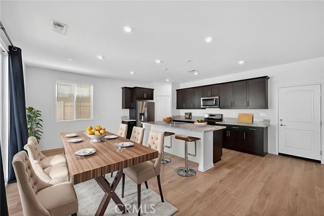 Detail Gallery Image 15 of 64 For 694 Dahlia, San Jacinto,  CA 92583 - 4 Beds | 2/1 Baths