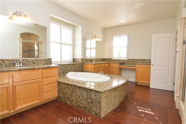 Detail Gallery Image 22 of 52 For 9595 Shadowgrove Dr, Rancho Cucamonga,  CA 91730 - 5 Beds | 3 Baths