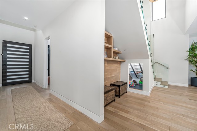 4706 Katherine Avenue, Sherman Oaks CA: https://media.crmls.org/medias/e960cd52-7e22-45c3-944e-672a73a93ae0.jpg