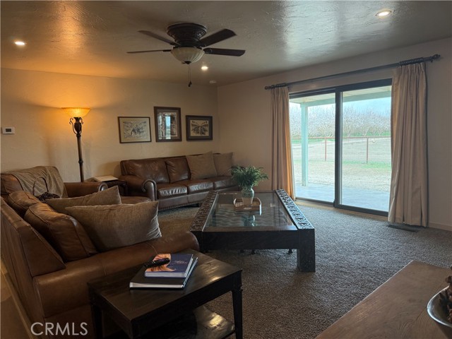 Detail Gallery Image 33 of 70 For 25565 Road 13, Chowchilla,  CA 93610 - 4 Beds | 3 Baths