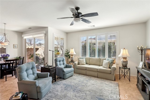 1340 Corte Alamonte, Hemet CA: https://media.crmls.org/medias/e960f2c5-412b-4574-a9a7-2277eafe2dcc.jpg