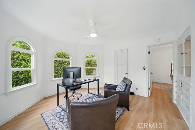 2200 Pine Avenue, Long Beach CA: https://media.crmls.org/medias/e9612008-b37c-4164-80c1-8013b33ad876.jpg