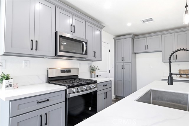 Detail Gallery Image 10 of 45 For 1038 E J St, Ontario,  CA 91764 - 3 Beds | 1 Baths