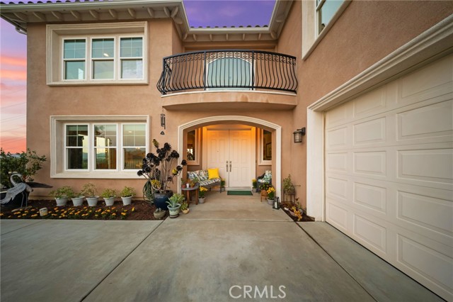 Detail Gallery Image 2 of 71 For 30865 via Norte, Temecula,  CA 92591 - 5 Beds | 4/1 Baths