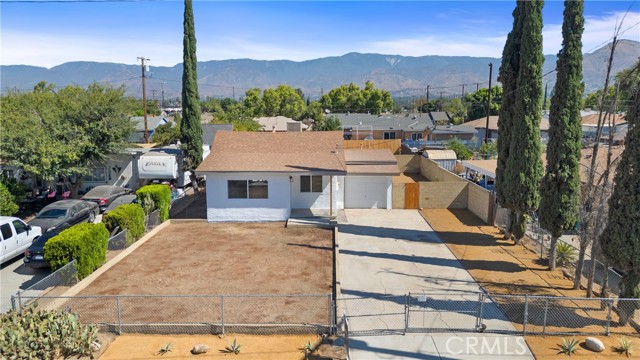 25742 7th Street, San Bernardino CA: https://media.crmls.org/medias/e9622668-f314-4e57-9e0c-6997fe29ec24.jpg