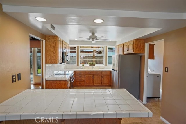 Detail Gallery Image 6 of 18 For 8347 Delco Ave, Winnetka,  CA 91306 - 3 Beds | 2 Baths