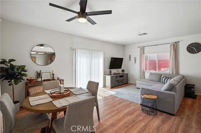 Detail Gallery Image 10 of 57 For 8554 Burnet Ave #144,  North Hills,  CA 91343 - 3 Beds | 3 Baths